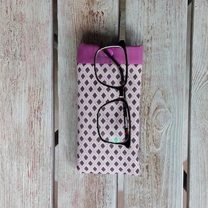 Étui à lunettes rembourré, étui violet pour lunettes, étui à lunettes de soleil souple, étui à lunettes en tissu, étui à lunettes violet imprimé losange, étui à lunettes