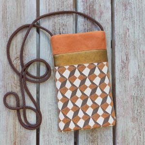 Bolso de tela con estampado geométrico, Bolso pequeño color bronce naranja, Bolso bandolera para móvil, Mini bolso patchwork hecho a mano para mujer, Monedero bandolera pequeño