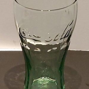 VINTAGE COCA-COLA Glas grün geprägt 11 cm sehr guter Zustand 6 Unzen Bild 2