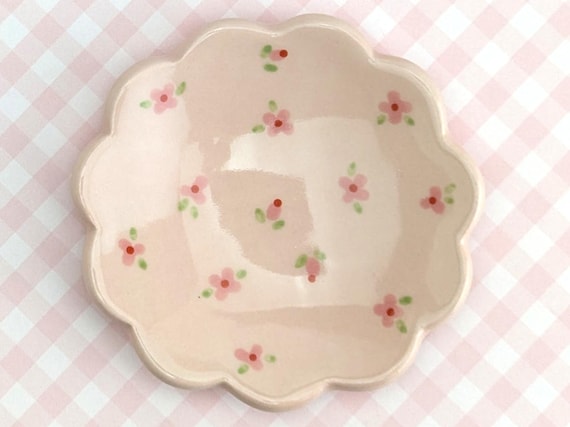 Handmade ceramic pink scalloped dish. Floral trinket dish. Cute ring tray. Handpainted plate. Small-batch ceramics. Hand-painted pottery.