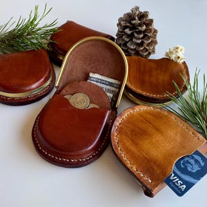 Porte-monnaie vintage en cuir gaufré avec fermoir unique en laiton