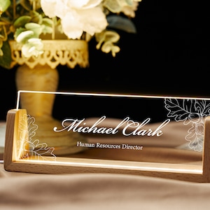 Letrero de nombre de luz acrílico personalizado con base, diseño de hoja de roble sobre acrílico transparente, decoración de oficina personalizada, regalo de doctorado, regalo para ella/él