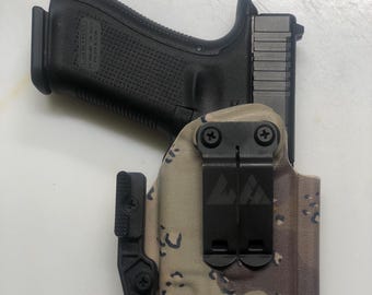 Glock 17/22 IWB Holster - Optic Cut - Flashlight Compatible - Adjustable Retention - Kydex Construction - Metal Clips