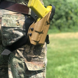 Level 2 Kydex duty drop holster for Glock 17/22  Leg strap included