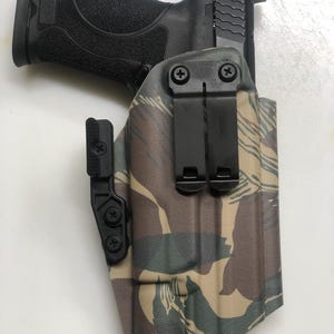 M&P 2.0 9mm IWB Holster - Optic Cut - Flashlight Compatible - Adjustable Retention - Kydex Construction - Metal Clips