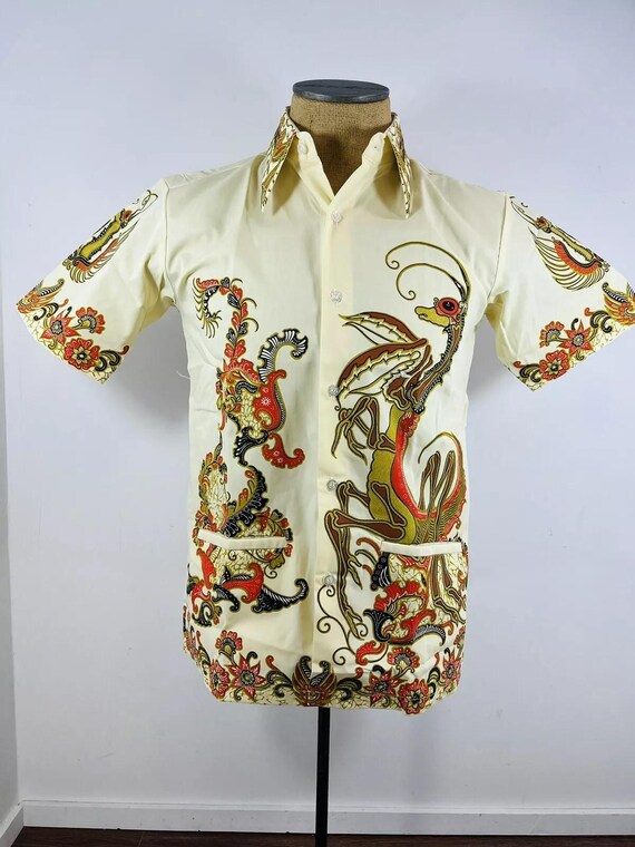 Vintage New Old Stock Praying Mantis Batik Keri's Medium Vintage New Old Stock Praying Mantis Batik Keri's Medium
