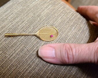 Vintage 14K Yellow Gold "Badminton Racket Pin", set with a 4-Prong Ruby