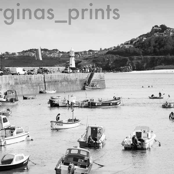 Vue sur le port. Tirage photographique. photographie en noir et blanc. Image de Cornouailles. impression d'art. image en noir et blanc. Photo de Cornouailles