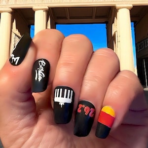 Run Through The Gate - Custom Designed Berlin Race Nail Wraps, Nail Polish Strips, Nail Stickers