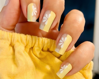 Delightful Daisies Nail Wraps, Nail Polish Strips, Nail Stickers