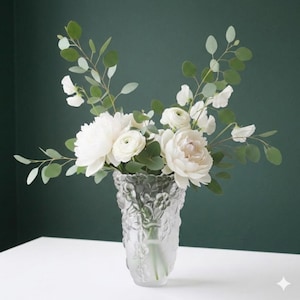 Vase à fleurs vintage en cristal givré Mikasa avec détails en relief, décor élégant Mid-Century Modern