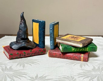 Harry Potter Sorting Hat Bookend Set, Resin, Wizards Magic Potions Books, Warner Brothers, Vintage from 2000