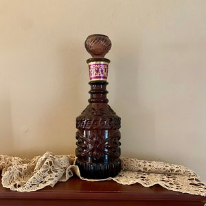 Vintage Jim Beam Amethyst Whiskey Glass Decanter with Cork Stopper, Purple from 1967, Bonded Beam, Mid-Century Modern