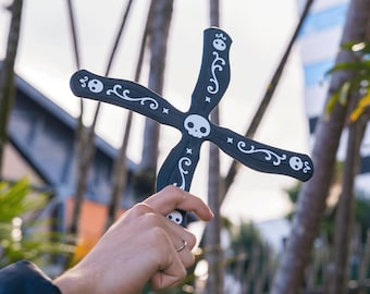 4 Wing Skull Boomerang, Cross Boomerang with Gothic Skull Design, Outdoor Throwing Game, Goth Gift for Boomerang Lovers
