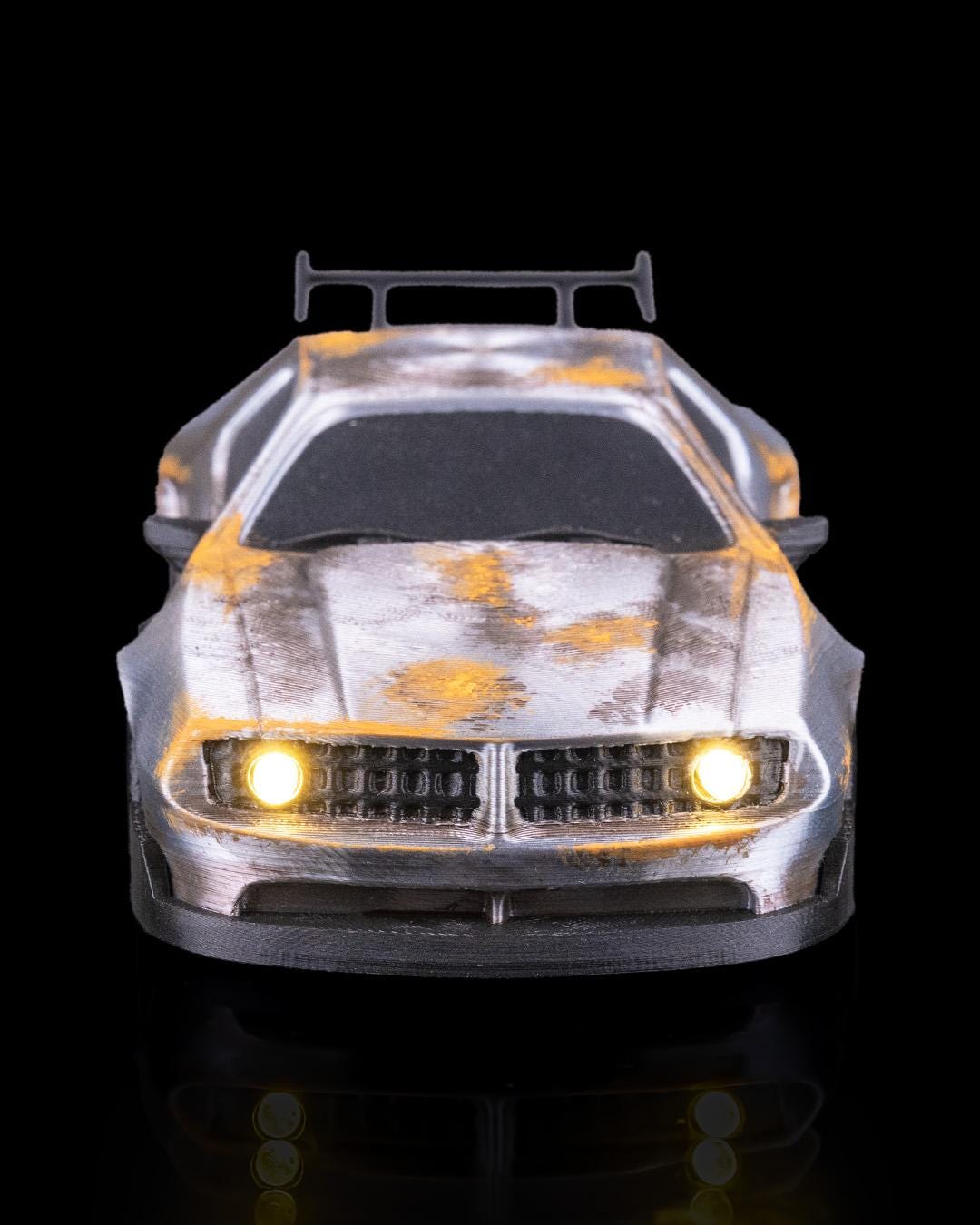 Post-apocalyptic Delorean Night Light - LED Table Lamp With Rust Effect ...