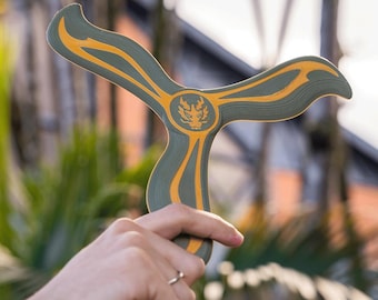 3 Wing Boomerang, Tri-Blade Boomerang Toy, Dragon Crest Outdoor Throwing Game, Green Gold Fantasy Gift for Boomerang Lovers