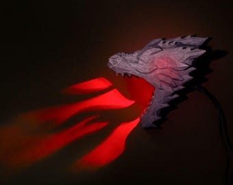 Dragon Head LED Night Light - Low Poly Fire-Breathing Lamp with Red Glow Projection, Fantasy Decor Gift for Kids & Gamers