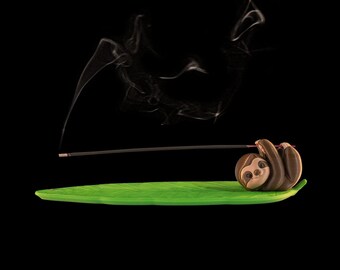 Cute Sloth Incense Holder - 3D Printed Adorable Animal Burner on Leaf Base, Zen Aromatherapy Desk Decor Gift for Relaxation & Home Wellness
