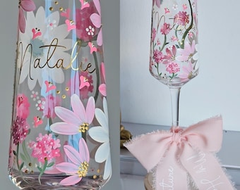 Personalized Floral Champagne Flute, Hand Painted Pink & White Wedding Glass, Bridesmaid Gift, bachelorette party glass
