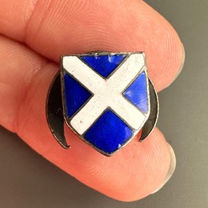 1960s Vintage Scotland Crest Flag emblem enamel lapel Pin buttonhole badge brooch