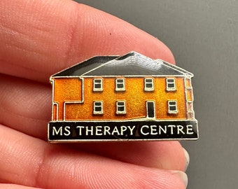 MS Therapy Center vintage antiguo edificio histórico esmalte solapa pin broche