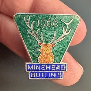 Vintage 1966 Butlin&#39;s Minehead UK Holiday Camp enamel lapel pin badge brooch Gaunt London