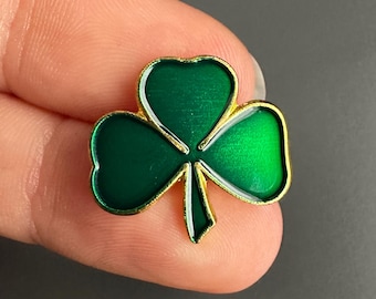 Beautiful green Shamrock petalled 3 leaf clover enamel lapel pin brooch