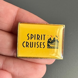 Vintage Spirit Cruises lapel pin Badge Souvenir travel brooch