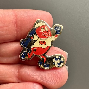 Sid spielt Fußball Fußballer Fußballspieler Anstecknadel Anstecknadel Anstecknadel Anstecknadel Anstecknadel Anstecknadel Emaille Brosche