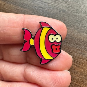 retro red and yellow tropical large lipped kissing fish enamel lapel pin badge brooch