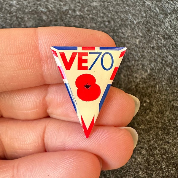 VE Day 70th Anniversary 8th May 2015 Victory in Europe enamel lapel tie pin badge brooch