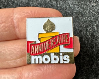 Vintage Mobis Anniversaire Mobil oil fuel petroleum advertising brand enamel lapel Pin badge brooch