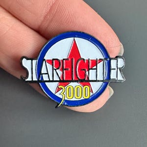 1994 Starfighter 3000 vintage gaming promo advertising enamel lapel button pin badge brooch