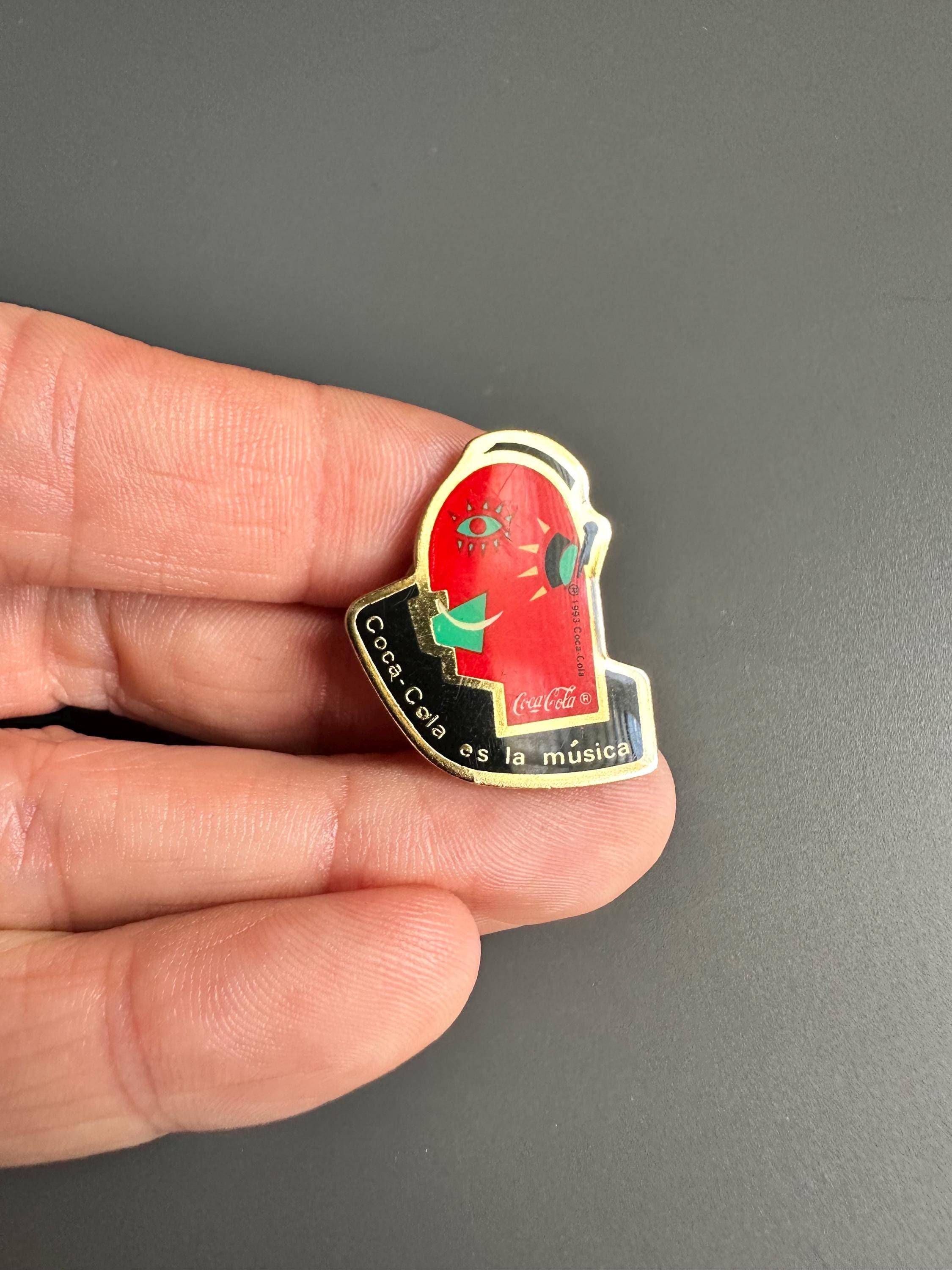 Vintage Coca-Cola es la musica art enamel lapel pin badge brooch