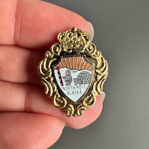 North Pole Alaska US State USA enamel lapel Pin badge brooch