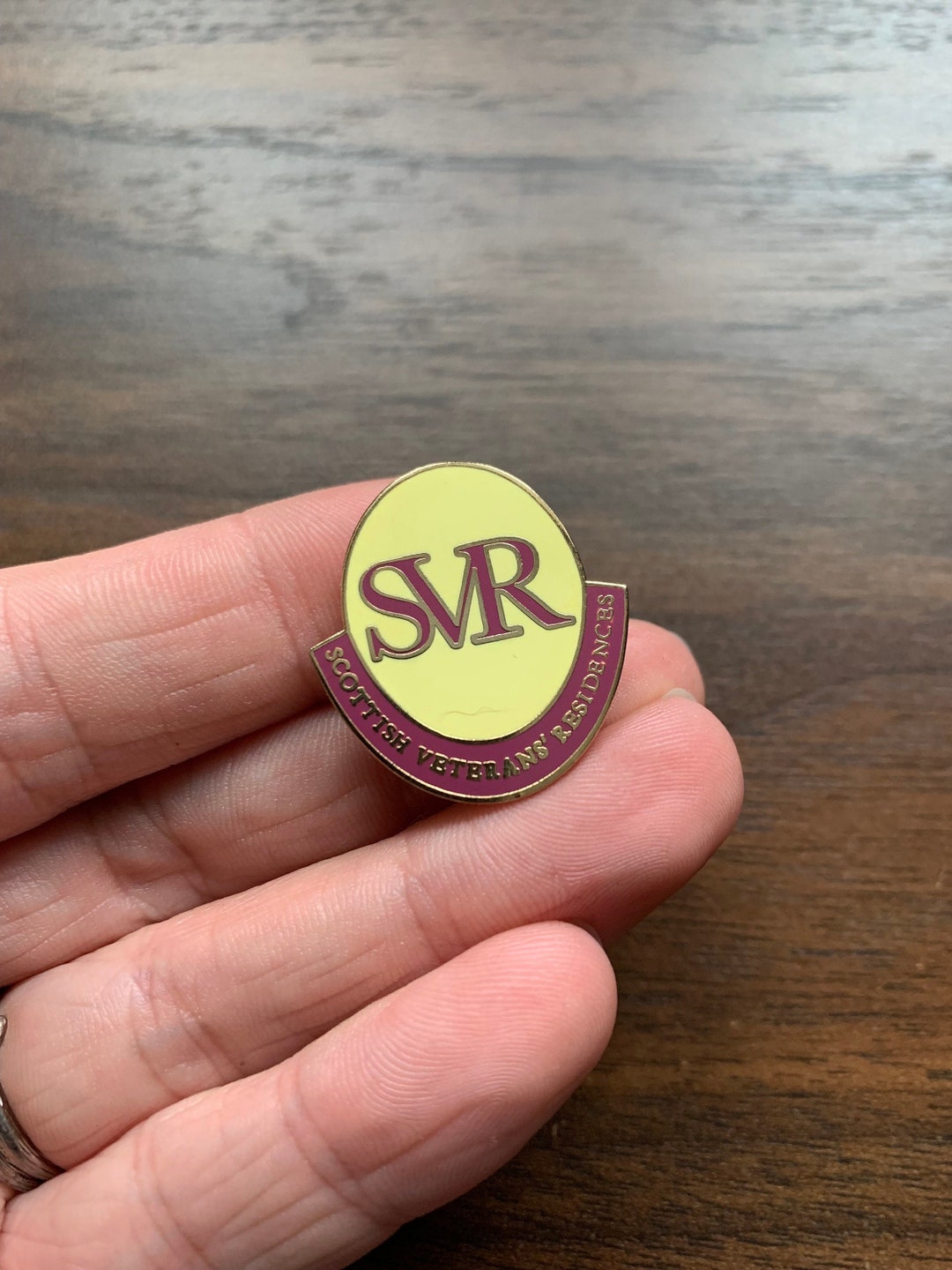 MDRT ラペルピンバッジ　新品未使用 スコットランド退役軍人住宅ヴィンテージエナメルラペルピンバッジ