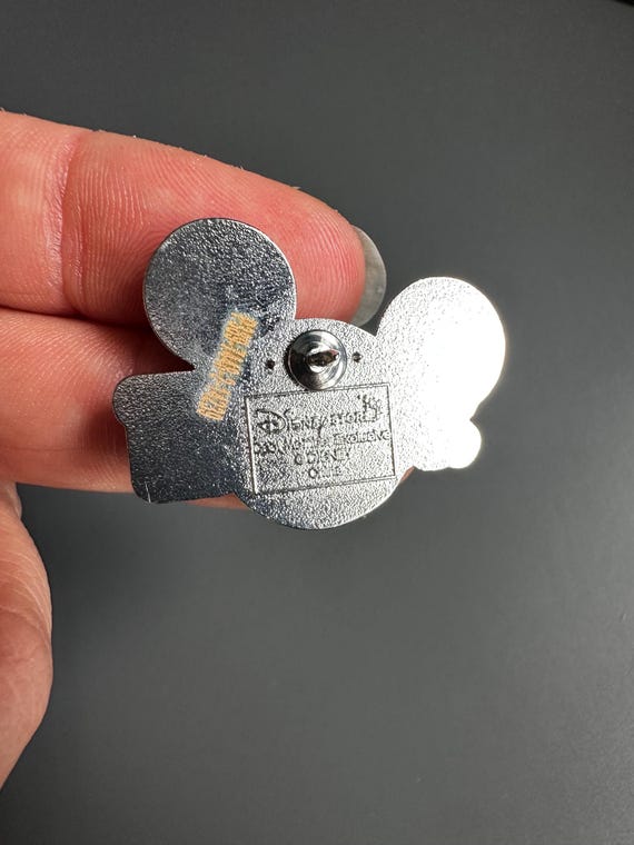 FY 15 Disney Spotlight Store Cast Member Exclusive Mickey Mouse Trading Enamel Lapel Pin badge brooch View 5
