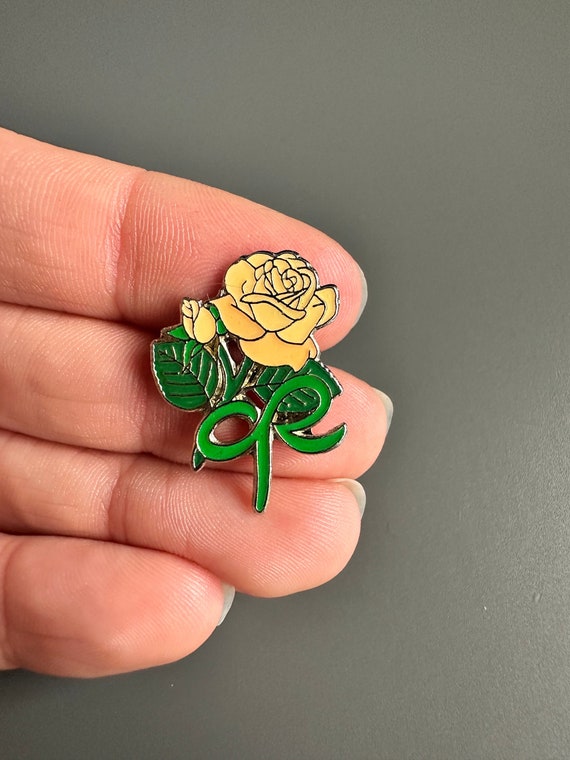 Broche Insigne Dorée à Rosée - Centre Fleur Rose Et Bouquet - Style Vintage - Occasion