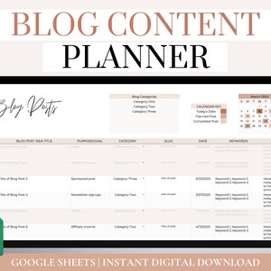 Puede incluir: Un planificador digital para el contenido del blog, que se muestra en la pantalla de un ordenador. El planificador es una hoja de cálculo de Google con columnas para el título de la idea de la entrada del blog, el propósito, la categoría, el slug, la fecha, las palabras clave y las notas. El planificador incluye un calendario para marzo de 2023.