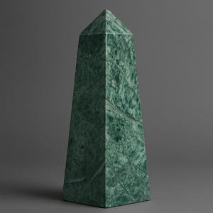 Djungelgrönt obelisktorn i marmor – 15 cm hög polerad åttkantig marmorsten, 5 cm bas | Dekor i naturlig kristall, 1 st iögonfallande skulptur