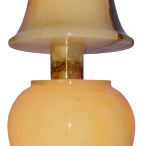 Handgjord bordslampa i vit onyx: Glödande stendekor med dubbelt ljus bild 2