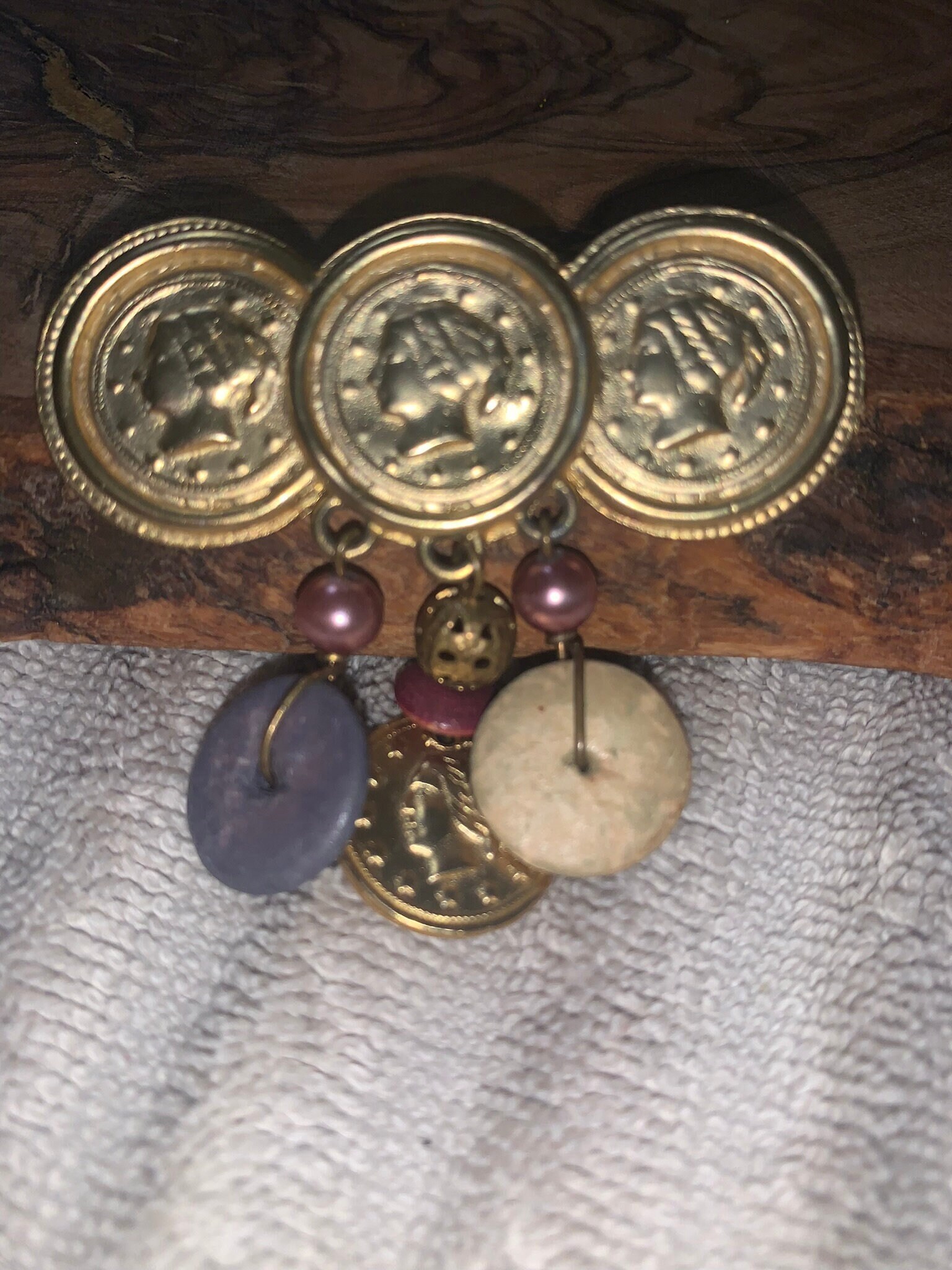新しい到着 Vintage 80s Roman European Matte Tone Gold Brooch Coin その他