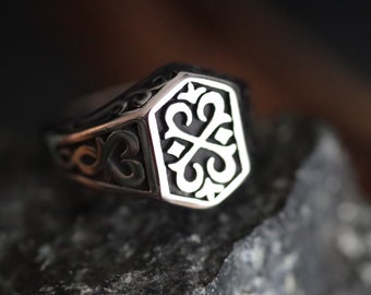 Boho Gothic hexagonal signet ring for women, exquisite ornaments stainless steel ring, beautifully carved ring for women