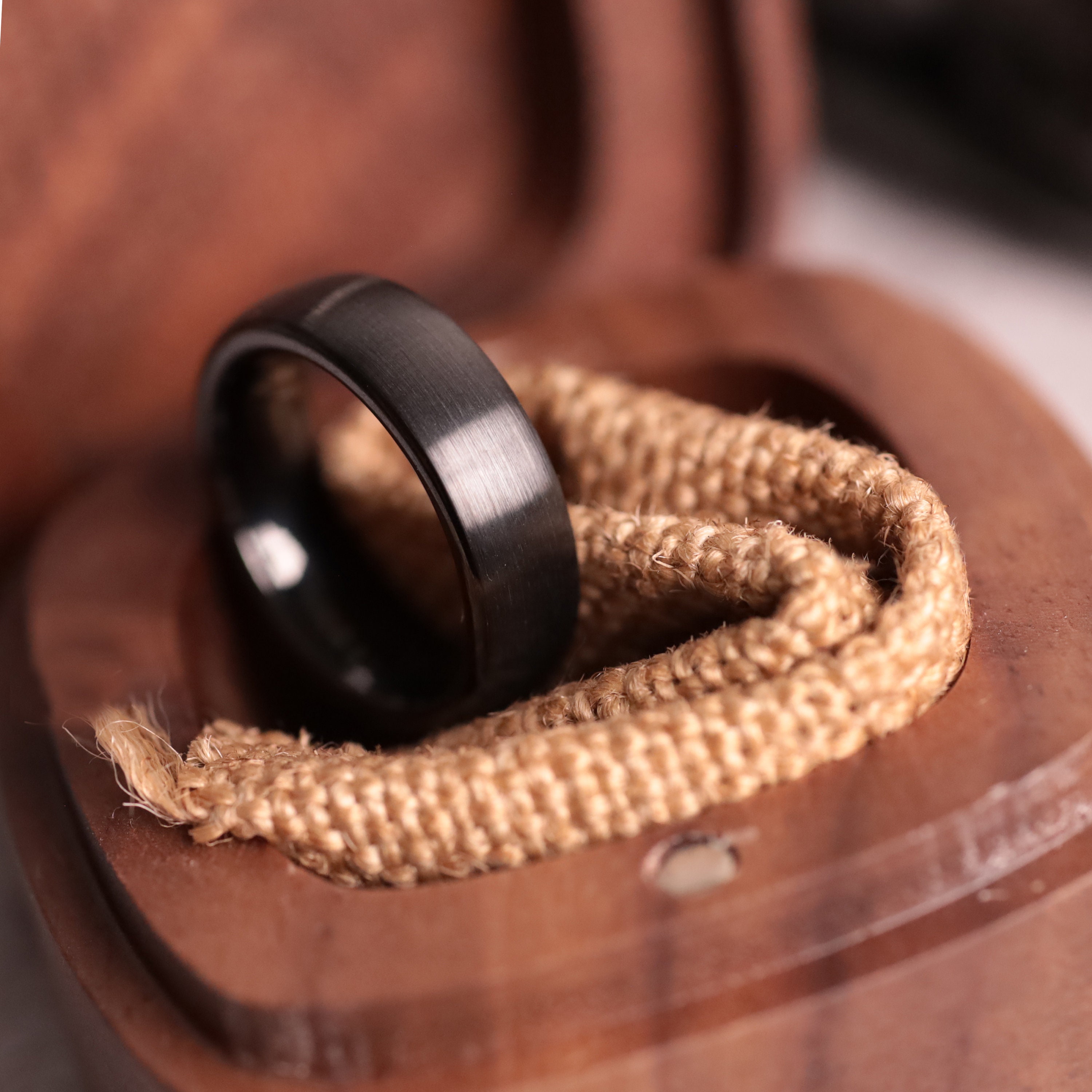 Anello Impilabile In Ceramica Nera Multi Sfaccettato Larghezza 6mm - Misura 14.5 - Gioiello Moderno Unisex - 3