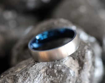TITANIUM BAND RING, 6mm pure Titanium bicolor silver ring with cobalt inlay, comfort fit ring, durable hipoallergenic nickel-free ring