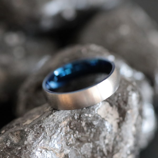 TITANIUM BAND RING, 6mm pure Titanium bicolor silver ring with cobalt inlay, comfort fit ring, durable hipoallergenic nickel-free ring