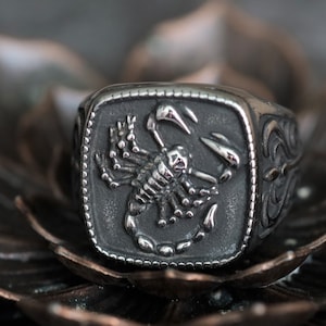 Antique silver look scorpion ring, classic fashion stainless steel ring for him, present for him and her, hypoallergenic, size 8-13 US