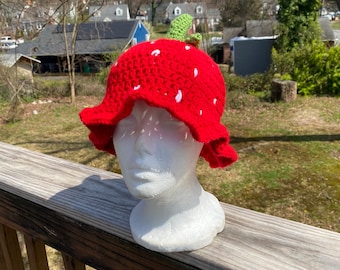 Strawberry Bucket Hat/ Crochet Strawberry Hat/ Bucket Hat/Cute Strawberry Hat