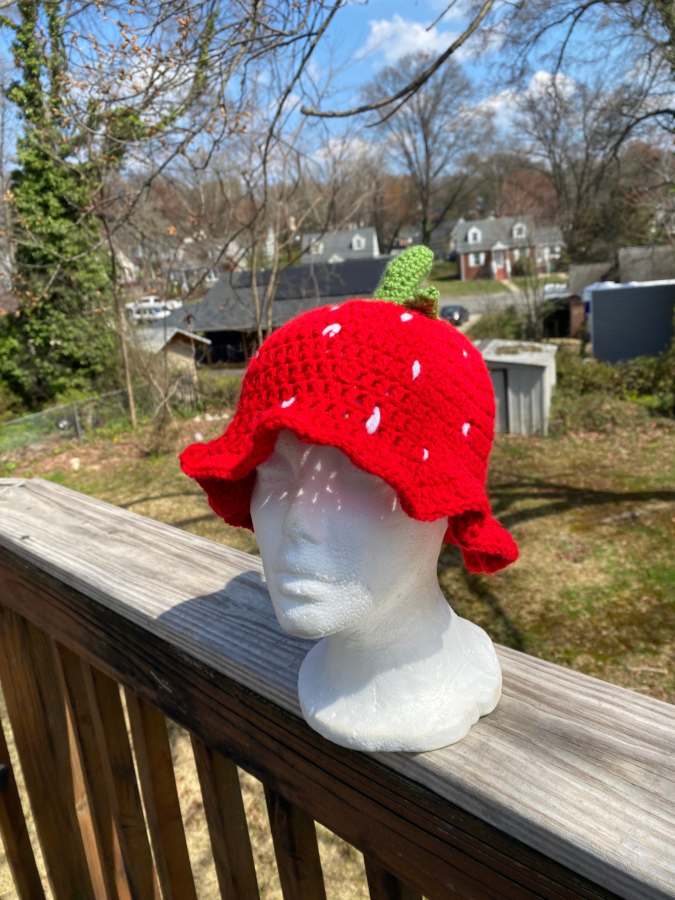 Strawberry Bucket Hat/ Crochet Strawberry Hat/ Bucket Hat  display picture 2