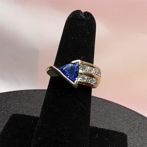 14kt yellow gold Tanzanite and diamond lady&#39;s ring